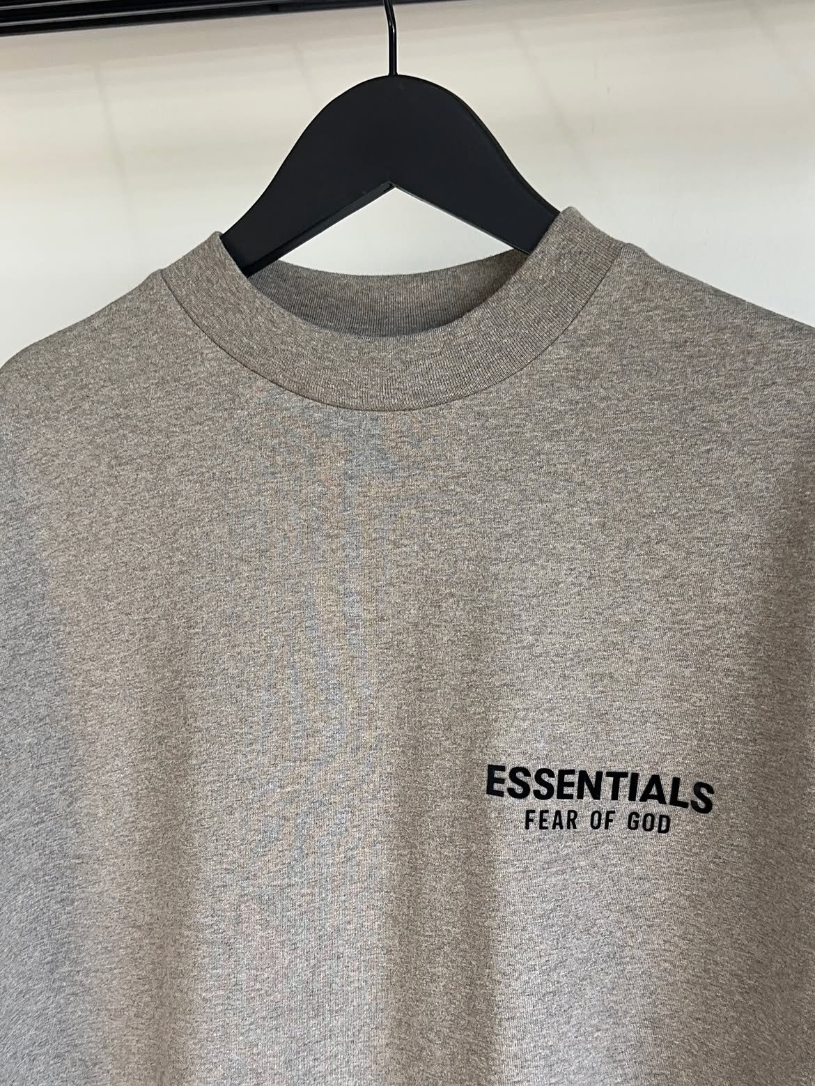 Fear of God Essentials SS22 T-Shirt - Tanpa kategori, foto 3