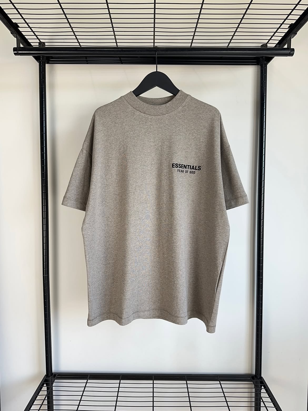 Fear of God Essentials SS22 T-Shirt - Tanpa kategori, foto 1